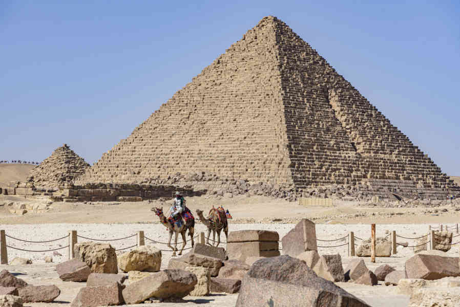 Egipto 021 - necrópolis de El Giza - pirámide de Micerinos.jpg